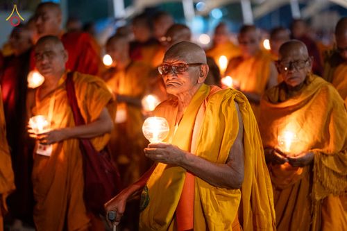 ภาพ No.321736:วันที่ 12 เมษายน พ.ศ.2569 วัดพระธรรมกาย ร่วมกับพุทธสภาแห่งอินเดีย ถวายมหาสังฆทาน 135 วัด ดร.ภีมราว รามชี อัมเบดการ์ (Dr. B.R. Ambedkar) รัฐบุรุษผู้ฟื้นฟูพระพุทธศาสนา ณ วัดพุทธสันติวันธรรมชัย เมืองนาคปูร์ รัฐมหาราษฏระ สาธารณรัฐอินเดีย