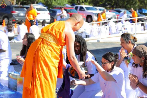 ภาพ No.284400:วันอาทิตย์ที่ 19 ตุลาคม พ.ศ.2568  พิธีทอดกฐินสามัคคี ณ วัดพระธรรมกายเท็กซัส สหรัฐอเมริกา