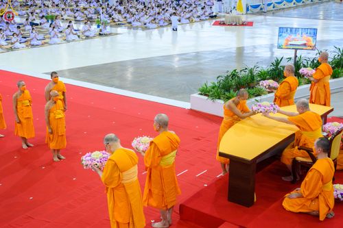 ภาพ No.82321:พิธีหล่อพระประธานเพื่อประดิษฐาน ณ มหาวิหารคด วันอาทิตย์ที่ 11 มิถุนายน พ.ศ. 2566 ณ สภาธรรมกายสากล วัดพระธรรมกาย