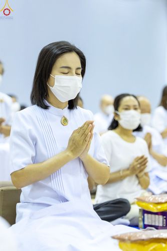 ภาพ No.84497:พิธีถวายผ้าอาบน้ำฝนและประทีปโคมไฟ ในวันอาสาฬหบูชา ณ ห้องแก้วสารพัดนึก 1 วัดพระธรรมกาย วันอังคารที่ 1 สิงหาคม พ.ศ. 2566