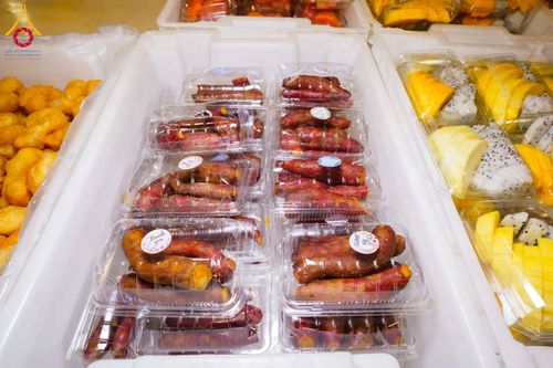 ภาพ No.303155:วันที่ 26 มกราคม พ.ศ. 2569 พิธีถวายภัตตาหารเป็นสังฆทาน แด่พระธรรมยาตรา ณ วัดพระธรรมกาย  จังหวัดปทุมธานี ในโครงการธรรมยาตรา กตัญญูบูชา มหาปูชนียาจารย์ พระมงคลเทพมุนี(สด จนฺทสโร) พระผู้ปราบมาร อนุสรณ์สถาน 7 แห่ง ปีที่ 14