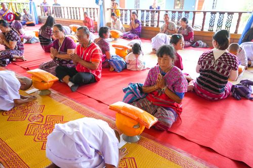 ภาพ No.317672:วันพฤหัสบดีที่ ๒ เมษายน พ.ศ.๒๕๖๙ พิธีบรรพชาสามเณรภาคฤดูร้อน น้อมบูชาธรรมอายุวัฒนมงคล ๘๒ ปี หลวงพ่อธัมมชโย และ ถวายเป็นพระราชกุศลแด่ สมเด็จพระกนิษฐาธิราชเจ้ากรมสมเด็จพระเทพรัตน์ราชสุดาฯ สยามบรมราชกุมารี รุ่นที่ ๑๓ ณ วัดทุ่งเจริญธรรม อำเภออมก๋อย จังหวัดเชี