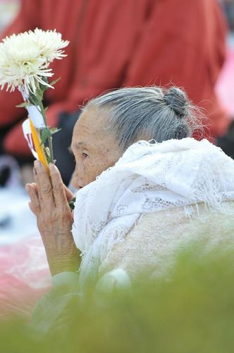 ภาพ No.15815:ประมวลภาพตักบาตรพระ 3 แผ่นดิน พระ 10,000 รูป ปีที่ 2 จ.เชียงราย