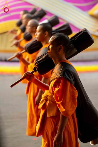 ภาพ No.297370:วันที่ 15 มกราคม พ.ศ.2569 พระธรรมยาตราปฏิบัติธรรมและถ่ายภาพหมู่ประวัติศาสตร์ อนุสรณ์สถานลำดับที่ 4 สถานที่เกิดด้วยกายธรรม  ณ วัดโบสถ์บน ต.บางคูเวียง จ.นนทบุรี ในโครงการธรรมยาตรา กตัญญูบูชา มหาปูชนียาจารย์ พระมงคลเทพมุนี(สด จนฺทสโร) พระผู้ปราบมาร อนุสรณ์ส