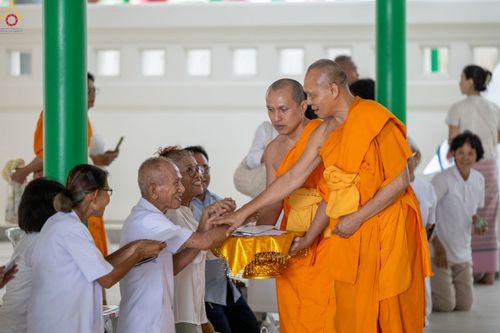 ภาพ No.350938:วันที่ 19 กันยายน พ.ศ.2569 พิธีบรรพชาอุปสมบท โครงการอุปสมบทหมู่บูชาธรรม ครบรอบ 109 ปี วันครูผู้ค้นพบวิชชาธรรมกาย ณ โบสถ์พระไตรปิฏก วัดพระธรรมกาย