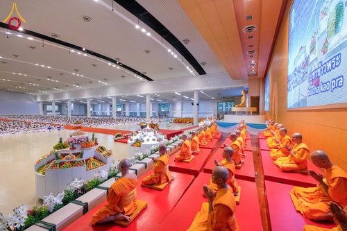 ภาพ No.287621:วันที่ 1 มกราคม พ.ศ. 2569 พิธีบูชาข้าวพระ ณ สภาธรรมกายสากล วัดพระธรรมกาย