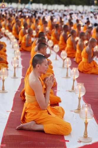 ภาพ No.302218:วันที่ 23 มกราคม พ.ศ. 2569 พิธีจุดประทีปธรรมถวายเป็นพุทธบูชา (ภาพชุดที่ 2) และบูชาธรรมมหาปูชนียาจารย์  ณ อนุสรณ์สถานลำดับที่ 5 สถานที่เผยแผ่วิชชาธรรมกายครั้งแรก อนุสรณ์สถานบางปลา วัดบางปลา อำเภอบางเลน จังหวัดนครปฐม ในโครงการธรรมยาตรา กตัญญูบูชา มหาปูชนีย