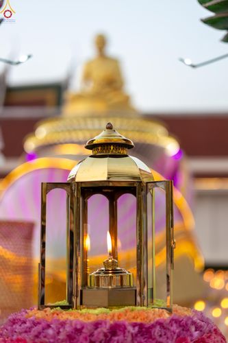 ภาพ No.297107:วันที่ 17 มกราคม พ.ศ. 2569 พิธีจุดประทีปถวายเป็นพุทธบูชา และบูชาธรรมมหาปูชนียาจารย์ (ภาพชุดที่ 2) ณ วัดโบสถ์บน ต.บางคูเวียง จ.นนทบุรี อนุสรณ์สถานลำดับที่ 4 สถานที่เกิดด้วยกายธรรม ในโครงการธรรมยาตรา กตัญญูบูชา มหาปูชนียาจารย์ พระมงคลเทพมุนี(สด จนฺทสโร) พร