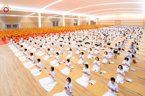 ภาพ No.306412:วันที่ 31 มกราคม พ.ศ. 2569  พิธีบำเพ็ญกุศล 100 วัน เพื่ออุทิศถวายแด่  สมเด็จพระนางเจ้าสิริกิติ์ พระบรมราชินีนาถ พระบรมราชชนนีพันปีหลวง ณ ห้องแก้วสารพัดนึก2 วัดพระธรรมกาย ปทุมธานี