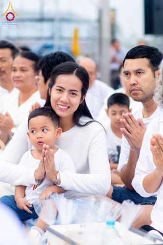 ภาพ No.284644:วันอาทิตย์ที่ 14 ธันวาคม พ.ศ.2568  พิธีทำบุญเมืองสุราษฎร์ธานี 110ปี และพิธีตักบาตรพระสงฆ์ 1,110 รูป  ณ บริเวณริมน้ำวัดกลาง (เก่า) ถนนบ้านดอน ตำบลตลาดใหม่ อำเภอเมือง จังหวัดสุราษฎร์ธานี