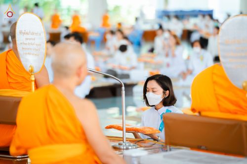 ภาพ No.90584:พิธีบุพเปตพลี  ครั้งที่ 141 ร่วมอุทิศบุญแด่หมู่ญาติที่ล่วงลับไปแล้ว และสืบทอดอายุพระพุทธศาสนา วันพฤหัสบดีที่ 14 ตุลาคม พ.ศ.2566 วันพระแรม 15 ค่ำ เดือน 10 ณ หอฉันคุณยายอาจารย์ฯ วัดพระธรรมกาย