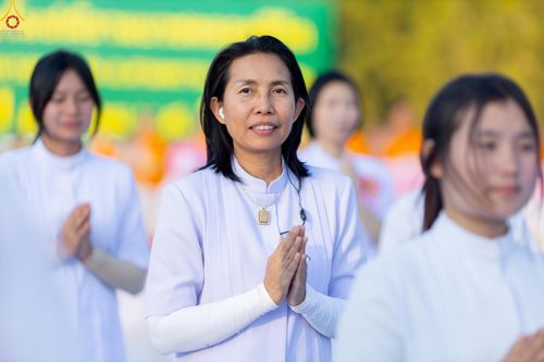 ภาพ No.291963:วันที่ 10 มกราคม พ.ศ. 2569 พิธีจุดประทีปถวายเป็นพุทธบูชา และบูชาธรรมมหาปูชนียาจารย์  ณ อนุสรณ์สถานคลองบางนางแท่น อ.สามพราน จ.นครปฐม ในโครงการธรรมยาตรา กตัญญูบูชา มหาปูชนียาจารย์ พระมงคลเทพมุนี(สด จนฺทสโร) พระผู้ปราบมาร อนุสรณ์สถาน 7 แห่ง ปีที่ 14