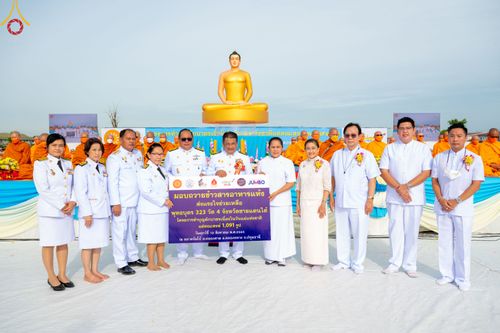 ภาพ No.49644:ประมวลภาพพิธีตักบาตรพระสงฆ์ 1,091 รูป เนื่องในวันแม่แห่งชาติ ณ ตลาดจัมโบ้ ชุดที่ 2