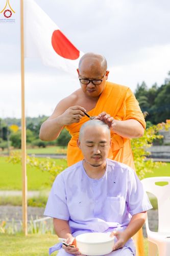 ภาพ No.147513:พิธีตัดปอยผม ขอขมา มอบบาตร ผ้าไตร โครงการปฐมอุปสมบท สมโภชอุโบสถ บูชาธรรม 80 ปี หลวงพ่อธัมมชโย ณ วัดพระธรรมกายโทชิหงิ ประเทศญี่ปุ่น วันพฤหัสบดีที่ 8 สิงหาคม พ.ศ. 2567