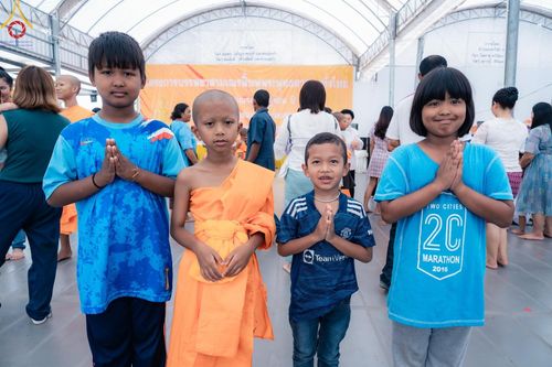 ภาพ No.133529:พิธีขอขมารับผ้าไตร, พิธีบรรพชาสามเณร, สามเณรออกบิณฑบาต ในโครงการบรรพชาสามเณร ฟื้นฟูพระพุทธศาสนาทั่วไทย  ณ ศูนย์ปฏิบัติธรรม และอบรมเยาวชนเมืองยะลา วันที่ 3 เมษายน พ.ศ. 2567