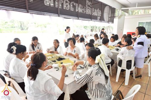 ภาพ No.267646:วันที่ 7 พฤศจิกายน พ.ศ. 2568 พสกนิกรอำเภอคลองหลวง รวมใจบำเพ็ญกุศลปัณรสมวาร (15 วัน) อุทิศถวายเป็นพระราชกุศลแด่ “สมเด็จพระพันปีหลวง” ณ วัดพระธรรมกาย