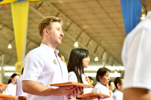 ภาพ No.251644:วันที่ 10 ตุลาคม พ.ศ. 2568 พิธีทอดผ้าป่าสมทบกฐินวัดพระธรรมกาย และสมทบกฐิน 30,000 กว่าวัดทั่วประเทศ ครั้งที่ 3 ณ สภาธรรมกายสากล วัดพระธรรมกาย