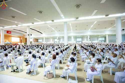 ภาพ No.222854:วันอาทิตย์ต้นเดือนที่ 4 พฤษภาคม พ.ศ. 2568 พิธีบูชาข้าวพระ ณ สภาธรรมกายสากล วัดพระธรรมกาย