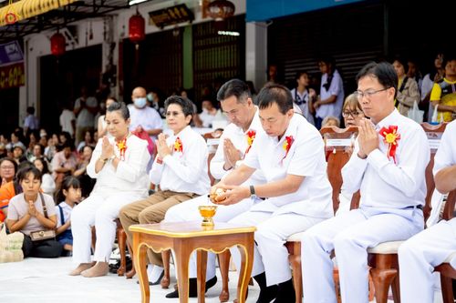 ภาพ No.245335:วันอาทิตย์ที่ 14 กันยายน พ.ศ. 2568 ตักบาตรพระ 555 รูป มหากุศล  น้อมถวายเป็นพุทธบูชา ณ หอนาฬิกาเบตง อ.เบตง จ.ยะลา