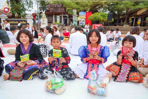 ภาพ No.310881:วันอาทิตย์ที่ 22 กุมภาพันธ์ พ.ศ. 2569 พิธีตักบาตรเเด่คณะพระภิกษุสงฆ์ 1,111 รูป จังหวัดน่าน หนึ่งในโครงการตักบาตรพระ 2,000,000 รูป 77 จังหวัดทั่วไทย ในวาระอันเป็นมงคลยิ่ง ครบรอบ 744 ปี นครน่าน สืบสานศรัทธา ทำบุญใหญ่ของเมืองน่าน ณ ข่วงเมือง วัดภูมินทร์ อำเ