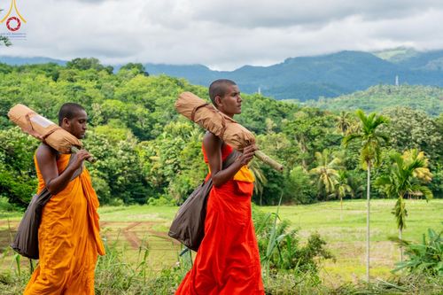 ภาพ No.140770:PhotoStory มหาศรัทธา ธรรมยาตราศรีลังกา EP.4 โครงการสยาม-ลังกา ธรรมยาตรา ฉลองเทศกาลวิสาขบูชาแห่งชาติ ศรีลังกา  บูชาธรรม 80 ปีหลวงพ่อธัมมชโย เส้นทางจาก เมืองดัมบูลลา ไปยัง เมืองมาตะเล  ตั้งแต่วันที่ 17-20 พฤษภาคม พ.ศ. 2567