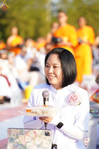 ภาพ No.193043:พิธีตักบาตรพระธรรมยาตรา ณ อนุสรณ์สถานคลองบางนางแท่น อ.สามพราน จ.นครปฐม ในโครงการธรรมยาตรา กตัญญูบูชา มหาปูชนียาจารย์ พระมงคลเทพมุนี(สด จนฺทสโร) พระผู้ปราบมาร อนุสรณ์สถาน 7 แห่ง ปีที่ 13 วันที่ 11 มกราคม พ.ศ.2568