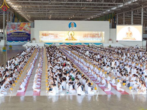 ภาพ No.215037:วันเสาร์ที่ 5 เมษายน พ.ศ. 2568 พิธีเวียนประทักษิณรอบพระมหาธรรมกายเจดีย์  พิธีวันทาเจดีย์ พิธีขอขมาและมอบผ้าไตร ในโครงการบรรพชาสามเณรฟื้นฟูพระพุทธศาสนาทั่วไทย , โครงการหน่อแก้วเปรียญธรรม รุ่นที่ 13 ,  โครงการสามเณรยุวธรรมทายาท รุ่นที่ 33 , โครงการสามเณรมั