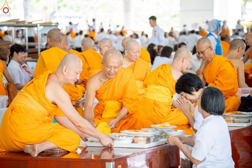 ภาพ No.247469:วันจันทร์ที่ 22 กันยายน พ.ศ. 2568 (วันพระ แรม 15 ค่ำ เดือน 10) พิธีบุพเปตพลี ครั้งที่ 170 ร่วมอุทิศบุญแด่หมู่ญาติที่ล่วงลับไปแล้ว และสืบทอดอายุพระพุทธศาสนา ณ หอฉันคุณยายอาจารย์ฯ วัดพระธรรมกาย