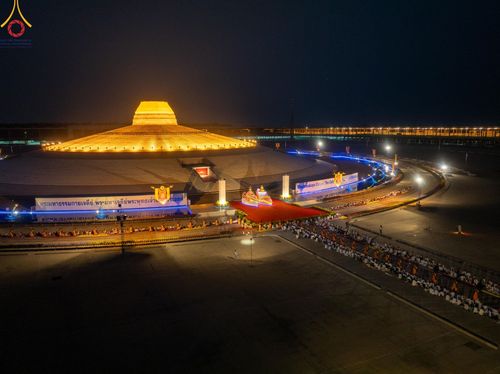 ภาพ No.202097:พิธีต้อนรับพระธรรมยาตรา ณ อนุสรณ์สถานลำดับที่ 7 สถานที่ขยายวิชชาธรรมกาย วัดพระธรรมกาย ต.คลองสาม อ.คลองหลวง จ.ปทุมธานี ในโครงการธรรมยาตรา กตัญญูบูชา มหาปูชนียาจารย์ พระมงคลเทพมุนี(สด จนฺทสโร) พระผู้ปราบมาร อนุสรณ์สถาน 7 แห่ง ปีที่ 13 วันที่ 26 มกราคม 2568