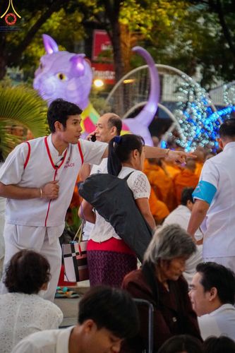 ภาพ No.126857:V.30 เต็มที่ เพื่อโคราช การเตรียมงาน ปฏิบัติงาน และเก็บงาน ของเจ้าหน้าที่หน่วยงานต่างๆ ทุกภาคส่วน เพื่อพิธีทำบุญเมืองนครราชสีมา ฉลอง 556 ปี ตักบาตรพระ 10,000 รูป ในวันเสาร์ที่ 2 มีนาคม พ.ศ.2567 ณ อนุสาวรีย์ท้าวสุรนารี จ.นครราชสีมา จัดโดย คณะสงฆ์จังหวัดนค