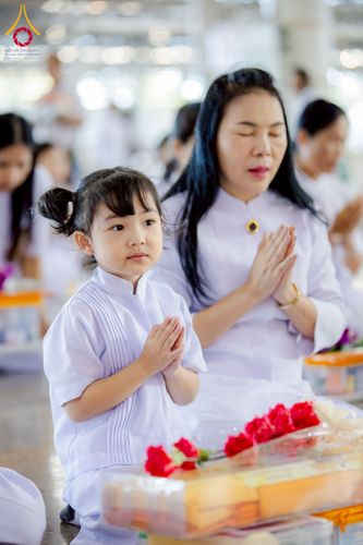 ภาพ No.277081:วันอาทิตย์ที่ 7 ธันวาคม พ.ศ. 2568 พิธีตักบาตรอาทิตย์ต้นเดือน ณ บ้านแก้วเรือนทองคุณยายฯ วัดพระธรรมกาย