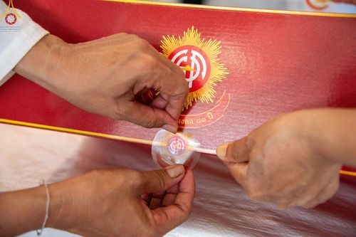 ภาพ No.212111:วันจันทร์ที่ 17 มีนาคม พ.ศ. 2568 บุญบรรจุกล่องไทยธรรม เพื่อถวายแด่พระสังฆาธิการ 40,000 กว่าวัดทั่วไทย ในวันคุ้มครองโลก 22 เมษายน พ.ศ. 2568 ณ บ้านแก้วเรือนทองคุณยายฯ วัดพระธรรมกาย