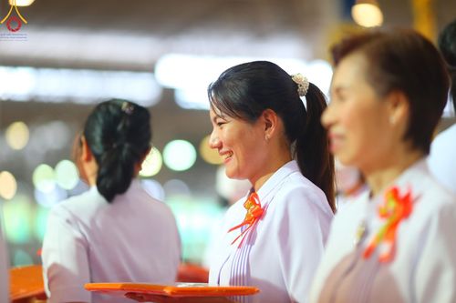 ภาพ No.160209:พิธีทอดผ้าป่าสมทบกฐินวัดพระธรรมกาย และสมทบกฐิน 30,000 วัดทั่วไทย ครั้งที่ 3 ณ สภาธรรมกายสากล วัดพระธรรมกาย วันพฤหัสบดีที่ 10 ตุลาคม พ.ศ. 2567