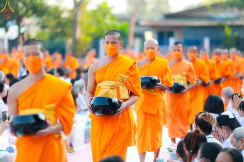 ภาพ No.116126:พิธีตักบาตรพระธรรมยาตรา ณ อนุสรณ์สถานลำดับที่ 4 สถานที่เกิดด้วยกายธรรม วัดโบสถ์(บน) จ.นนทบุรี วันที่ 21 มกราคม พ.ศ. 2567