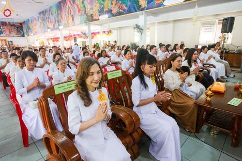 ภาพ No.162815:โครงการกฐินสามัคคีทั่วไทย 30,000 วัด บูชาธรรม 80 ปี หลวงพ่อธัมมชโย โดย คณะศิษยานุศิษย์วัดพระธรรมกาย ณ วัดโบสถ์บน จ.นนทบุรี วันที่ 19 ตุลาคม พ.ศ. 2567