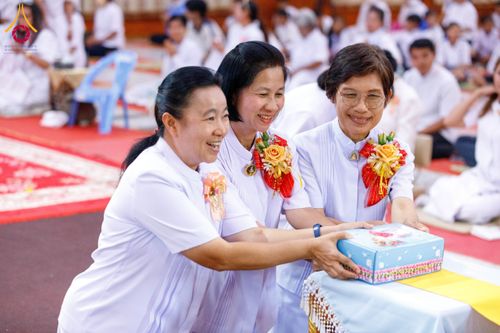 ภาพ No.200110:พิธีทอดผ้าป่าทำนุบำรุงศาสนสถาน ณ วัดบางไผ่นารถ ตำบลบางไทรป่า อำเภอบางเลน จังหวัดนครปฐม ในโครงการธรรมยาตรา กตัญญูบูชา มหาปูชนียาจารย์ พระมงคลเทพมุนี(สด จนฺทสโร) พระผู้ปราบมาร อนุสรณ์สถาน 7 แห่ง ปีที่ 13 วันที่ 22 มกราคม พ.ศ. 2568