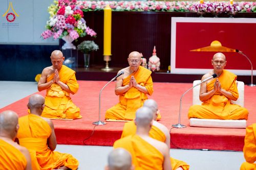 ภาพ No.256273:วันที่ 4 ตุลาคม พ.ศ. 2568 พิธีบรรพชาอุปสมบท  โครงการอุปสมบทหมู่บูชาธรรม 141 ปี  พระมงคลเทพมุนี (สด จนฺทสโร) ณ โบสถ์พระไตรปิฏก วัดพระธรรมกาย จ.ปทุมธานี