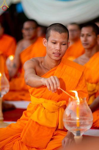 ภาพ No.192730:พิธีจุดประทีปถวายเป็นพุทธบูชา และบูชาธรรมมหาปูชนียาจารย์ ณ อนุสรณ์สถานคลองบางนางแท่น อ.สามพราน จ.นครปฐม ในโครงการธรรมยาตรา กตัญญูบูชา มหาปูชนียาจารย์ พระมงคลเทพมุนี(สด จนฺทสโร) พระผู้ปราบมาร อนุสรณ์สถาน 7 แห่ง ปีที่ 13 วันที่ 10 มกราคม พ.ศ. 2568