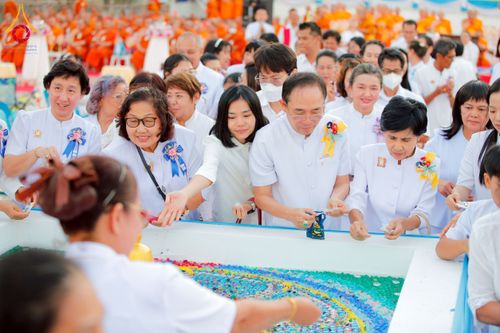 ภาพ No.275171:วันอาทิตย์ที่ 30 พฤศจิกายน พ.ศ. 2568 พิธีตอกเสาเข็ม "สร้างองค์พระเจดีย์เพื่อสร้างสันติภาพโลก" ต้นสุดท้าย ณ ศูนย์ปฏิบัติธรรมระยอง (บ้านช่องลม)