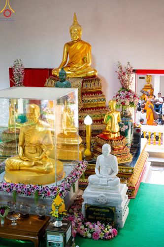 ภาพ No.110476:พิธีต้อนรับพระธรรมยาตรา ในโครงการธรรมยาตรากตัญญูบูชา มหาปูชนียาจารย์ พระมงคลเทพมุนี(สด จนฺทสโร) พระผู้ปราบมาร อนุสรณ์สถาน 7 แห่ง ปีที่ 12 วันที่ 11 มกราคม พ.ศ. 2567 ณ อนุสรณ์สถานลำดับที่ 3 สถานที่เกิดใหม่ในเพศสมณะ วัดสองพี่น้อง จ.สุพรรณบุรี