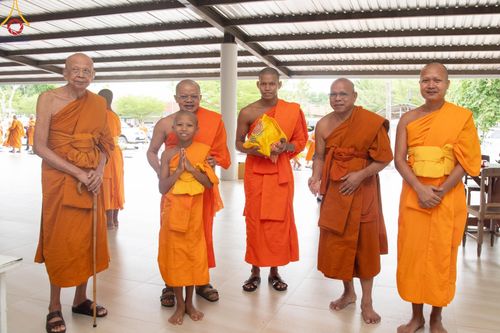 ภาพ No.142236:พิธีถวายสังฆทานแด่คณะสงฆ์ 323 วัด ปีที่ 20 ครั้งที่ 170 , พิธีมอบกองทุนหนุนแรงใจช่วยครูใต้ ปีที่ 17 ครั้งที่ 135 และพิธีทำบุญอุทิศส่วนกุศลให้ผู้วายชนม์ วันเสาร์ที่ 22 มิถุนายน พ.ศ.2567 ณ ศูนย์ปฏิบัติธรรมภาคใต้ อ.บางกล่ำ จ.สงขลา