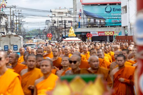 ภาพ No.239261:วันอาทิตย์ที่ 17 สิงหาคม พ.ศ. 2568 พิธีอัญเชิญรูปเหมือนพระมงคลเทพมุนี (สด จันทสโร) ณ ศาลากลางจังหวัดเลย ถึงลานพญานาค สวนสาธารณะกุดป่อง อ.เมือง จ.เลย