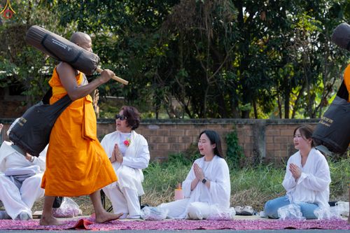 ภาพ No.299479:วันที่ 18 มกราคม พ.ศ. 2569 พิธีต้อนรับพระธรรมยาตรา ณ อนุสรณ์สถานลำดับที่ 5 สถานที่เผยแผ่วิชชาธรรมกายครั้งแรก อนุสรณ์สถานบางปลา วัดบางปลา อำเภอบางเลน จังหวัดนครปฐม ในโครงการธรรมยาตรา กตัญญูบูชา มหาปูชนียาจารย์ พระมงคลเทพมุนี(สด จนฺทสโร) พระผู้ปราบมาร อนุส