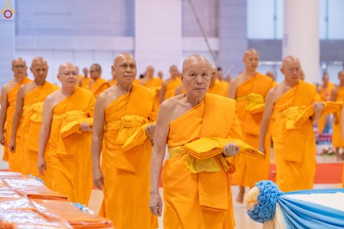 ภาพ No.318615:วันอาทิตย์ต้นเดือนที่ 5 เมษายน พ.ศ.2569 พิธีทอดผ้าป่าสมทบมหาสังฆทาน 40,000 กว่าวัดทั่วประเทศ ณ สภาธรรมกายสากล วัดพระธรรมกาย