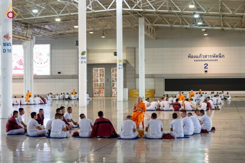 ภาพ No.350157:วันที่ 17-18 กันยายน พ.ศ. 2569 โครงการบรรพชาพัฒนาคุณธรรม จริยธรรม สำหรับนักเรียนนายสิบตำรวจ (นสต.) รุ่นที่ 16 ศูนย์ฝึกอบรมตำรวจภูธรภาค 1  ได้จัดกิจกรรม ณ สภาธรรมกายสากล ห้องแก้ว2