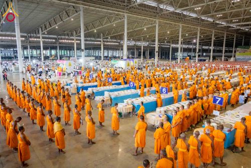 ภาพ No.305430:วันที่ 29 มกราคม พ.ศ. 2569 พิธีถวายภัตตาหารเป็นสังฆทาน แด่พระธรรมยาตรา ณ วัดพระธรรมกาย  จังหวัดปทุมธานี ในโครงการธรรมยาตรา กตัญญูบูชา มหาปูชนียาจารย์ พระมงคลเทพมุนี(สด จนฺทสโร) พระผู้ปราบมาร อนุสรณ์สถาน 7 แห่ง ปีที่ 14