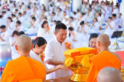 ภาพ No.327115:วันศุกร์ที่ 1 พฤษภาคม พ.ศ.2569 พิธีทอดผ้าป่า โปรยรัตนชาติ ตอกเสาเข็มมงคลต้นแรก สถาปนา “องค์พระเจดีย์เพื่อสร้างสันติภาพโลก” (แห่งแรกของภาคอีสาน) ณ ธุดงคสถานอำนาจเจริญ  อ.เมือง จ.อำนาจเจริญ