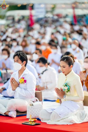 ภาพ No.49646:ประมวลภาพพิธีตักบาตรพระสงฆ์ 1,091 รูป เนื่องในวันแม่แห่งชาติ ณ ตลาดจัมโบ้ ชุดที่ 2