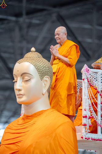 ภาพ No.341944:วันพุธที่ 29 กรกฎาคม พ.ศ. 2569 พิธีประดิษฐานพระบรมสารีริกธาตุภายในเกศดอกบัวตูมองค์พระธรรมกายเพื่ออัญเชิญไปประดิษฐาน  วัดพุทธสันติวัน ธรรมชัย เมืองนาคปูร์ รัฐมหาราษฏระ ประเทศอินเดีย ณ  วัดพระธรรมกาย จ.ปทุมธานี