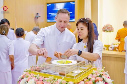 ภาพ No.319180:วันที่ 29 มีนาคม พ.ศ.2569 พิธีอัญเชิญรูปหล่อพระมงคลเทพมุนี (สด จนฺทสโร) ประดิษฐาน ณ ห้องปฏิบัติธรรม “มงคลรัตนโชติ”  วัดพระธรรมกายชิคาโก ประเทศสหรัฐอเมริกา